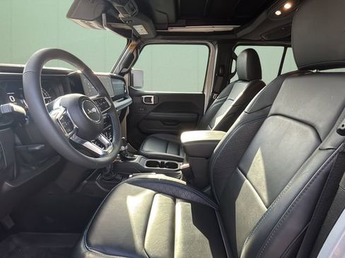 Used 2024 Jeep Wrangler High Altitude image 17