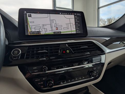 Used 2023 BMW 530i xDrive image 21