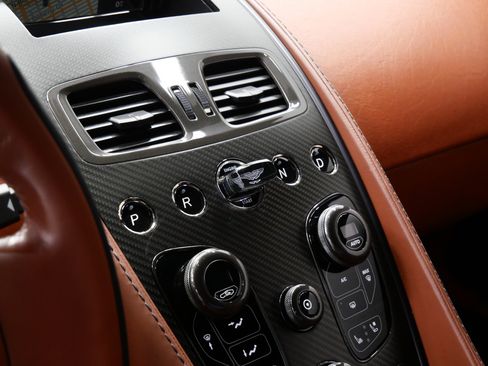 Used 2014 Aston Martin Vanquish Coupe image 26