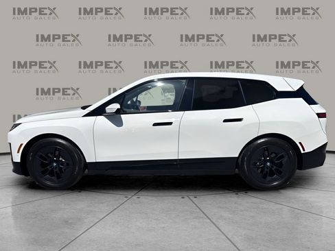 Used 2023 BMW iX xDrive50 w/ Premium Package AWD/4WD image 2