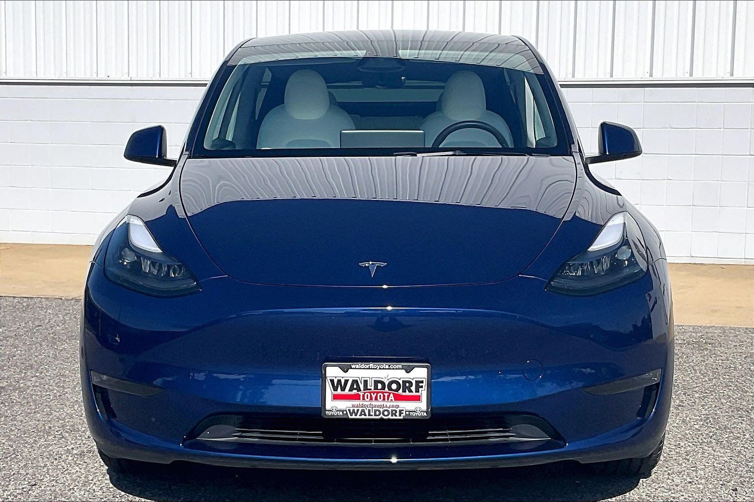 Used 2024 Tesla Model Y Long Range AWD/4WD image 3