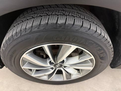 Used 2019 Hyundai Santa Fe SEL FWD image 10