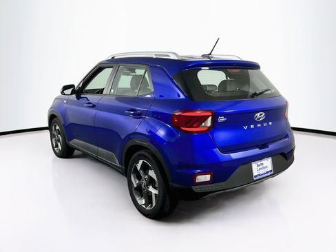 Used 2023 Hyundai Venue Limited w/ Cargo Package FWD image 7