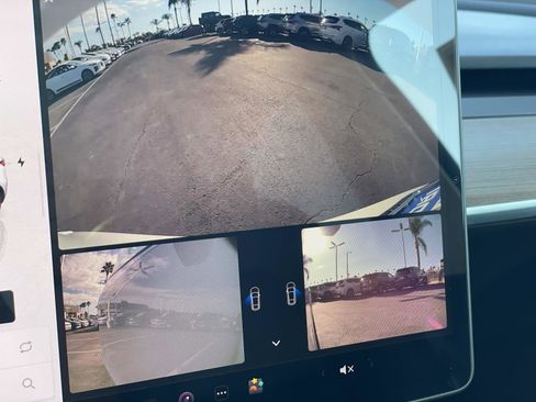 Used 2022 Tesla Model Y Performance image 15