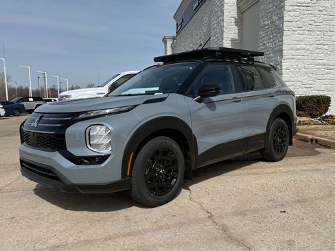 New 2026 Mitsubishi Outlander Trail Edition image 2