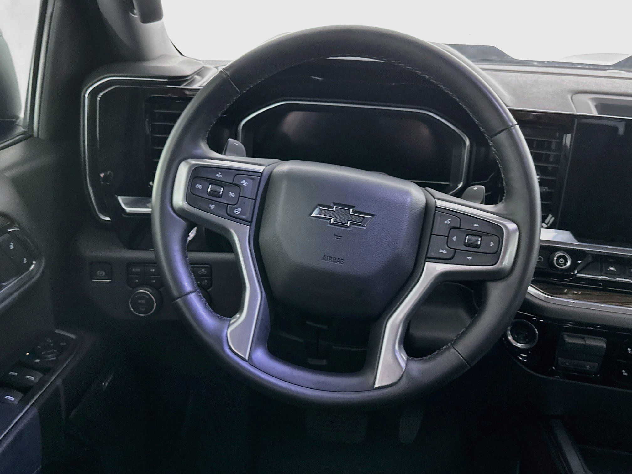 Used 2024 Chevrolet Silverado 1500 LT Trail Boss w/ Convenience Package II AWD/4WD image 18