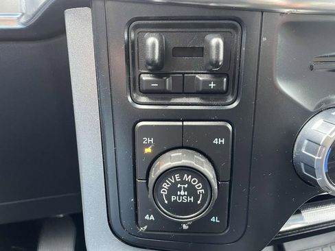 Used 2022 Ford F150 Lariat w/ Trailer Tow Package image 21