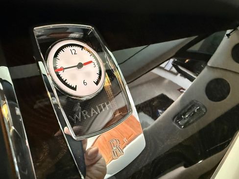 Used 2015 Rolls-Royce Wraith RWD image 9