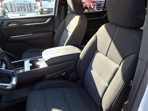 Used 2025 GMC Acadia Elevation image 34