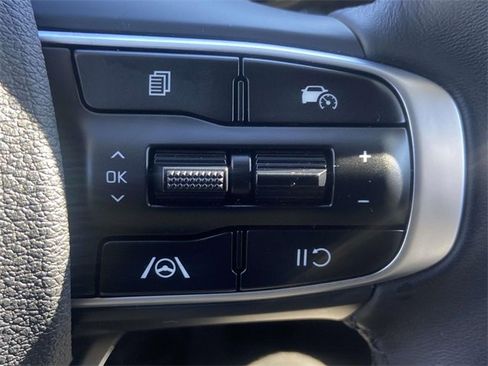 New 2025 Kia Sportage EX image 16