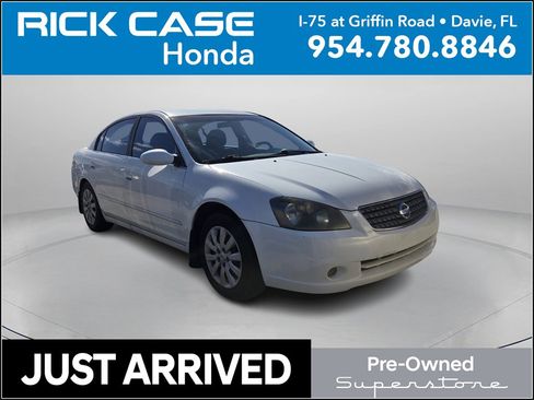 Used 2005 Nissan Altima 2.5 S w/ (S02) Side Airbags Pkg image 1