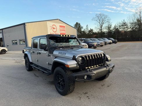 Used 2021 Jeep Gladiator Sport image 13