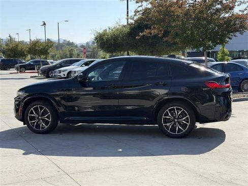 Used 2023 BMW X4 xDrive30i w/ M Sport Package AWD/4WD image 3