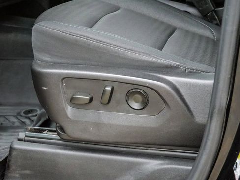 Used 2024 Chevrolet Silverado 1500 Custom Trail Boss w/ LPO, Dark Essentials Package image 28