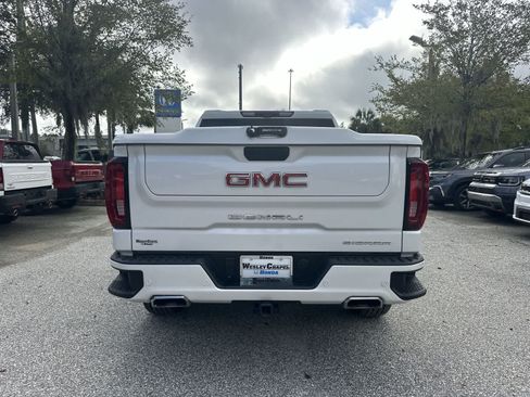 Used 2023 GMC Sierra 1500 Denali w/ Technology Package AWD/4WD image 4