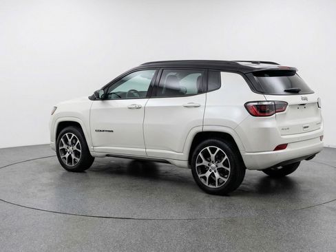 Used 2025 Jeep Compass Limited AWD/4WD image 6