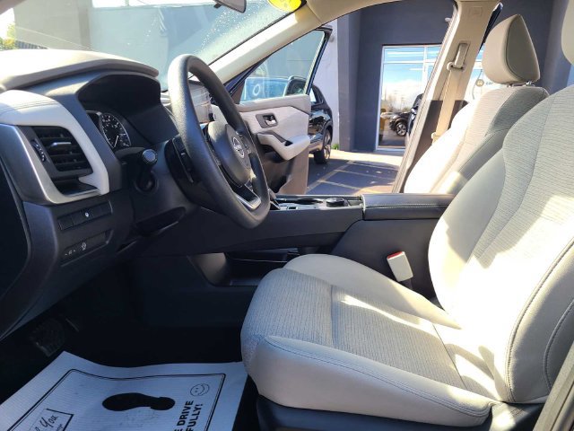 Used 2023 Nissan Rogue SV AWD/4WD image 14