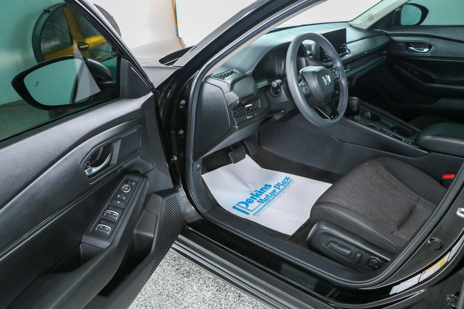Used 2024 Honda Accord EX image 3