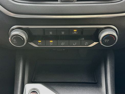Used 2022 Nissan Altima 2.5 SV FWD image 22