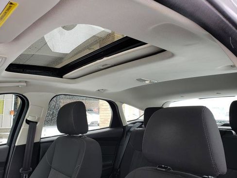 Used 2017 Ford Focus SEL w/ Cold Weather Package image 12