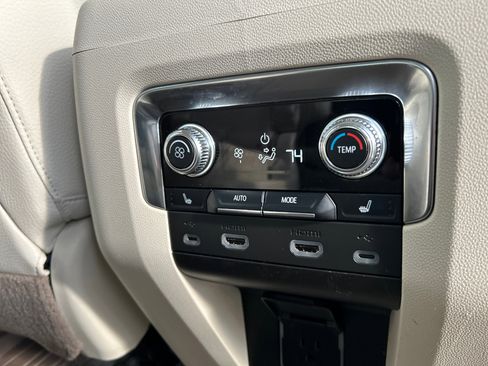 Used 2021 GMC Yukon Denali w/ Denali Premium Package image 20