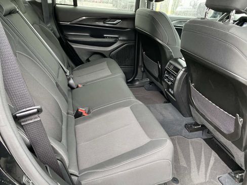 Certified 2023 Jeep Grand Cherokee Laredo image 20