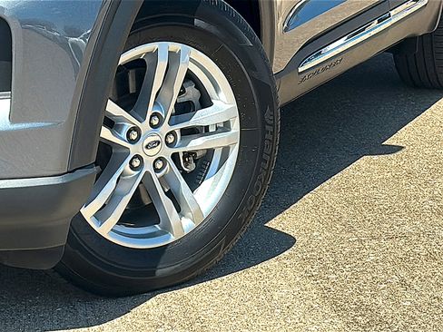 Used 2023 Ford Explorer XLT w/ Equipment Group 202A image 3