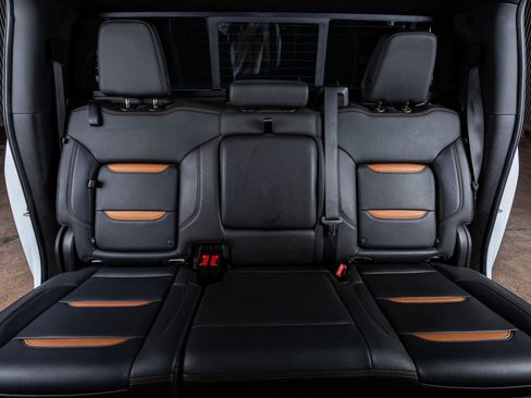 Used 2024 GMC Sierra 2500 AT4 w/ AT4 Preferred Package image 34