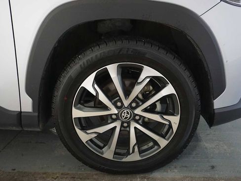 Used 2023 Toyota Corolla Cross XLE image 12