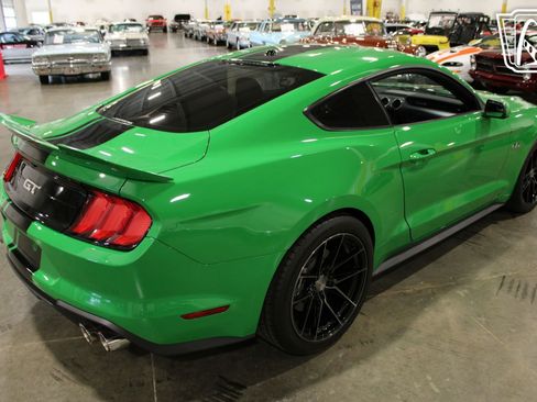 Used 2019 Ford Mustang GT RWD image 13