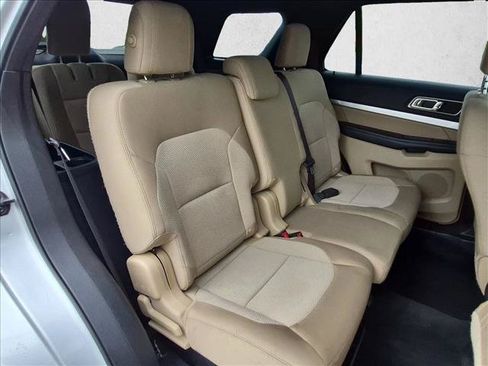 Used 2016 Ford Explorer XLT AWD/4WD image 19