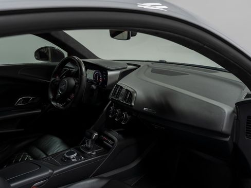 Used 2017 Audi R8 V10 plus w/ Full Leather Package image 79