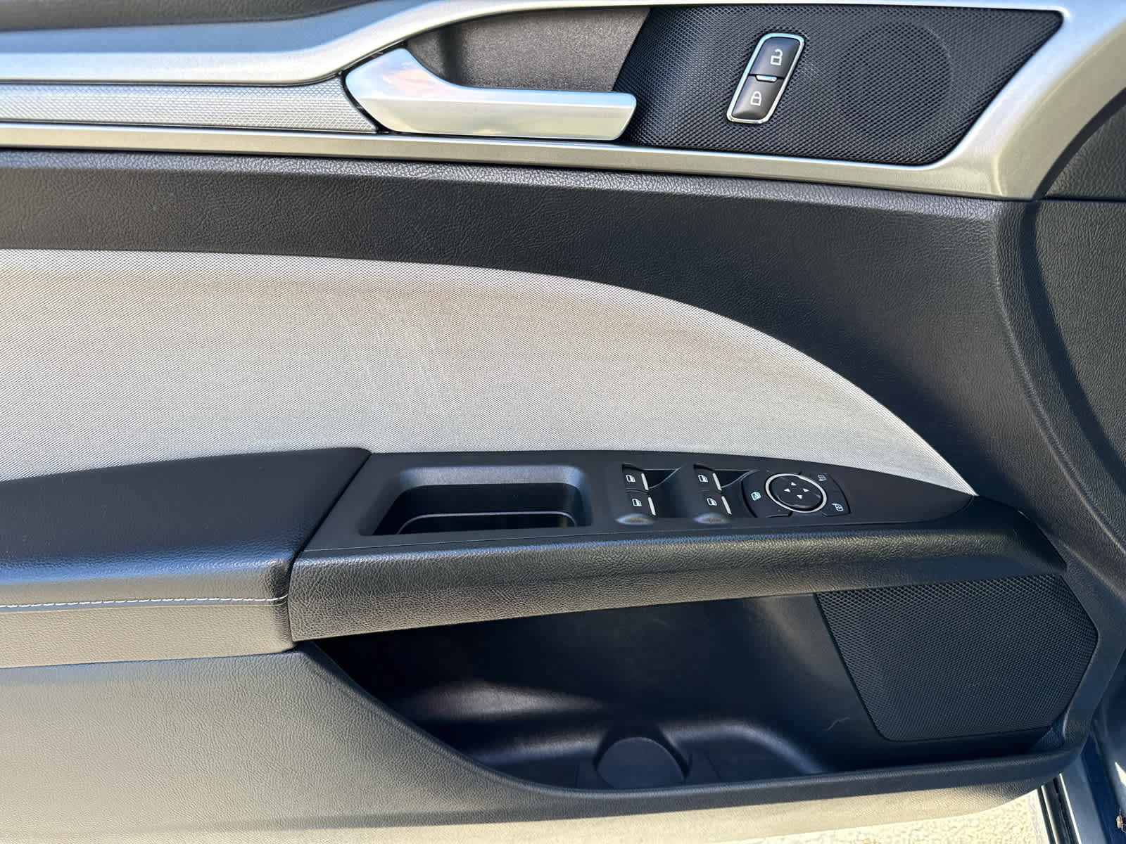 Used 2019 Ford Fusion S FWD image 10