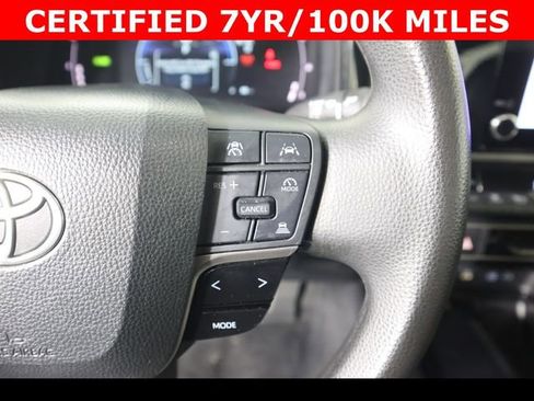 Used 2025 Toyota Camry LE image 21