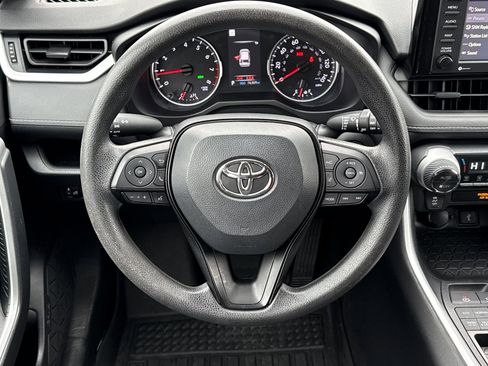 Used 2022 Toyota RAV4 XLE image 18