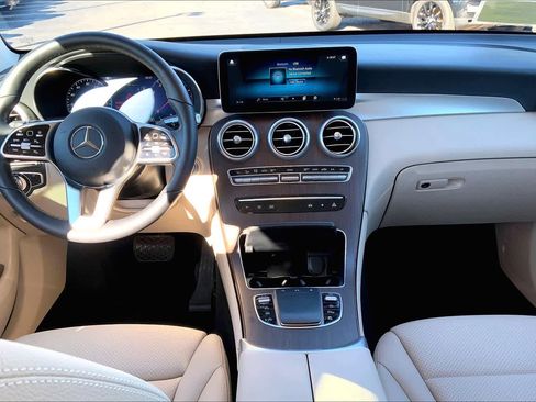Used 2022 Mercedes-Benz GLC 300 4MATIC image 15