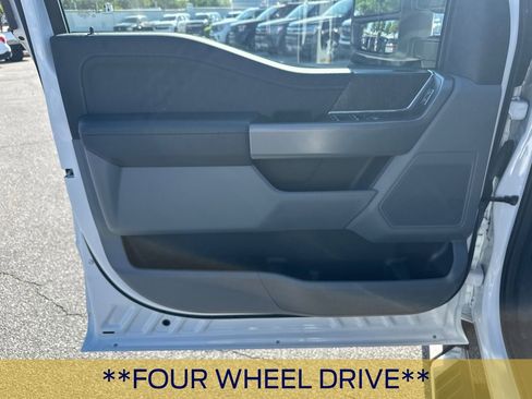 Certified 2022 Ford F150 XLT w/ Equipment Group 302A High image 11