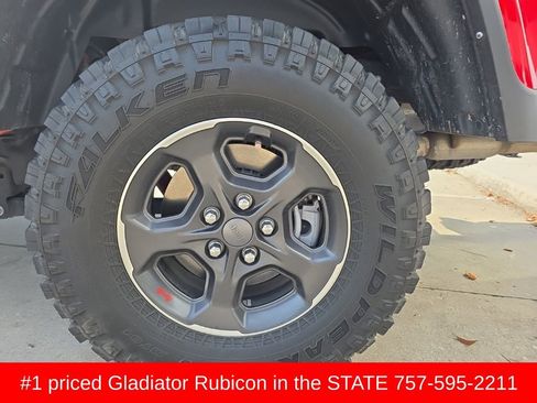 Used 2023 Jeep Gladiator Rubicon w/ LED Lighting Group AWD/4WD image 8
