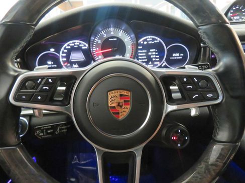 Used 2018 Porsche Panamera 4S image 39