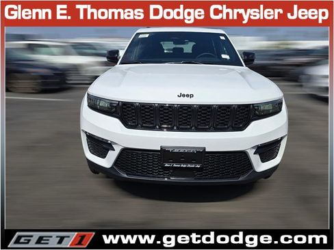 New 2025 Jeep Grand Cherokee Limited w/ Black Appearance Package image 2