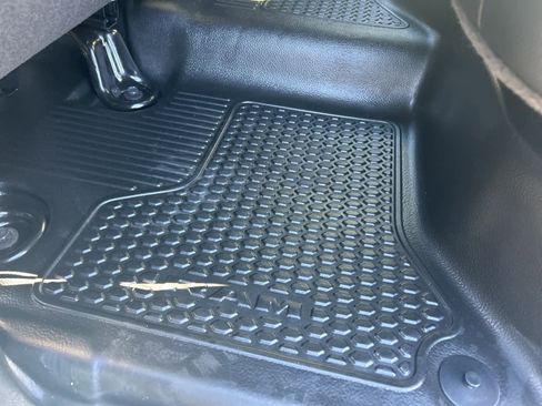 Used 2024 RAM 3500 Tradesman w/ Chrome Appearance Group image 25