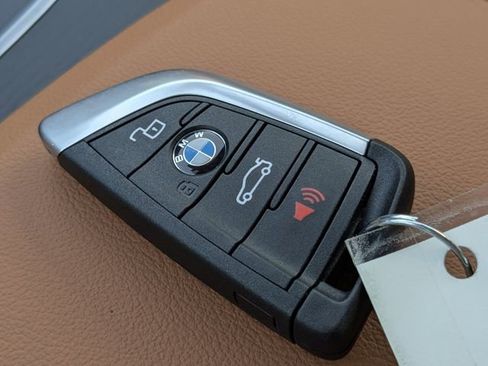 New 2026 BMW 330i Sedan w/ M Sport Package image 33