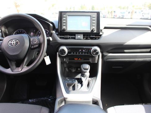 Used 2019 Toyota RAV4 LE w/ Carpet Mat Package image 13