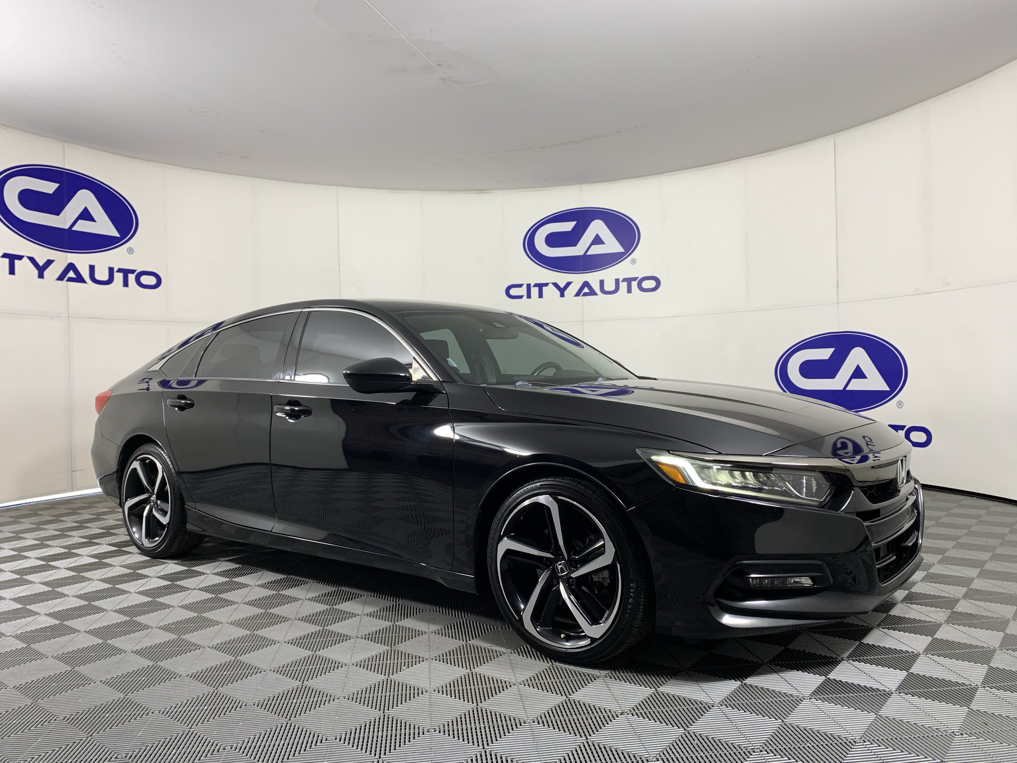 Used 2018 Honda Accord Sport image 1