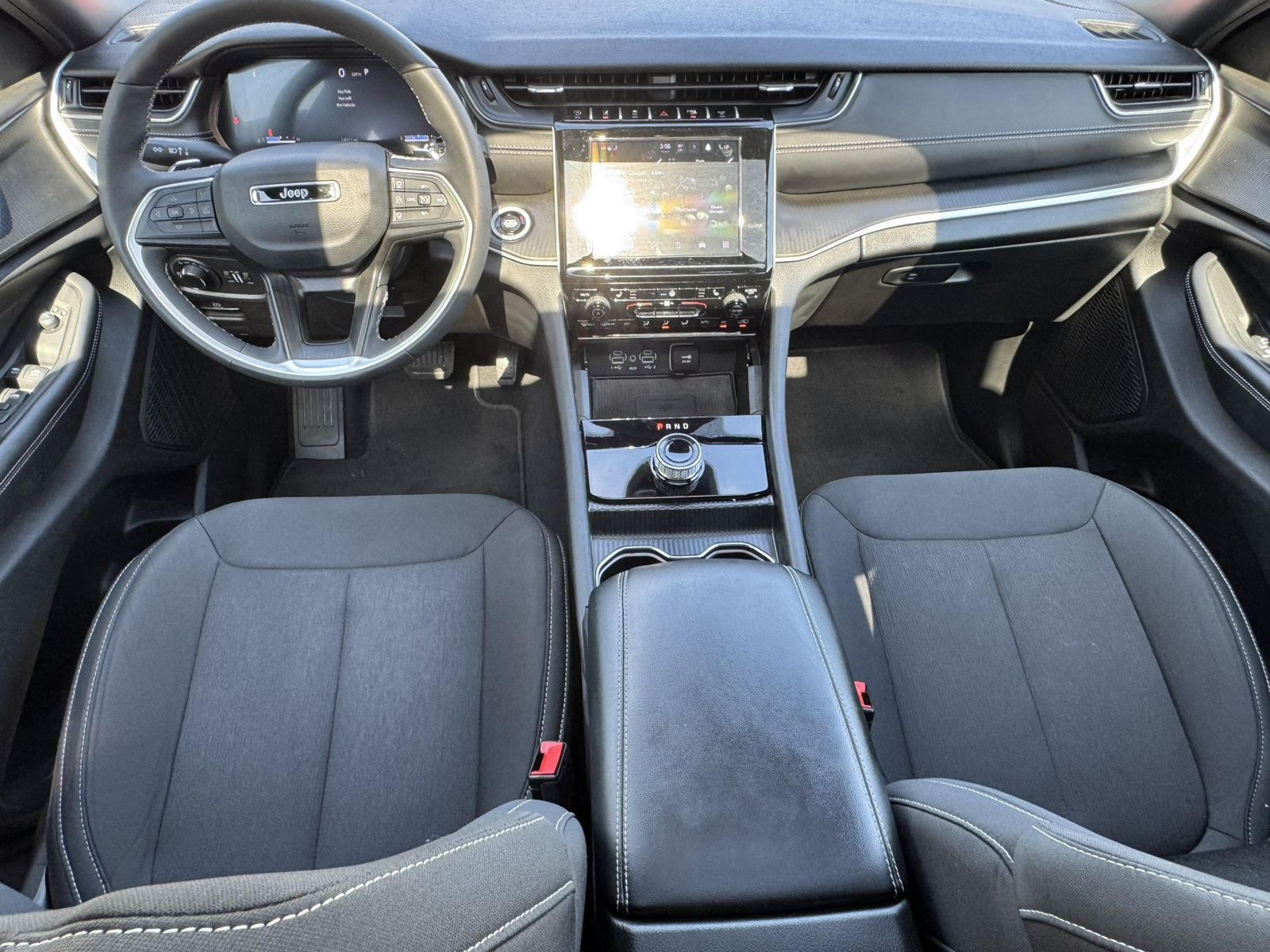 Used 2025 Jeep Grand Cherokee Laredo X w/ Luxury Tech Group I RWD image 26