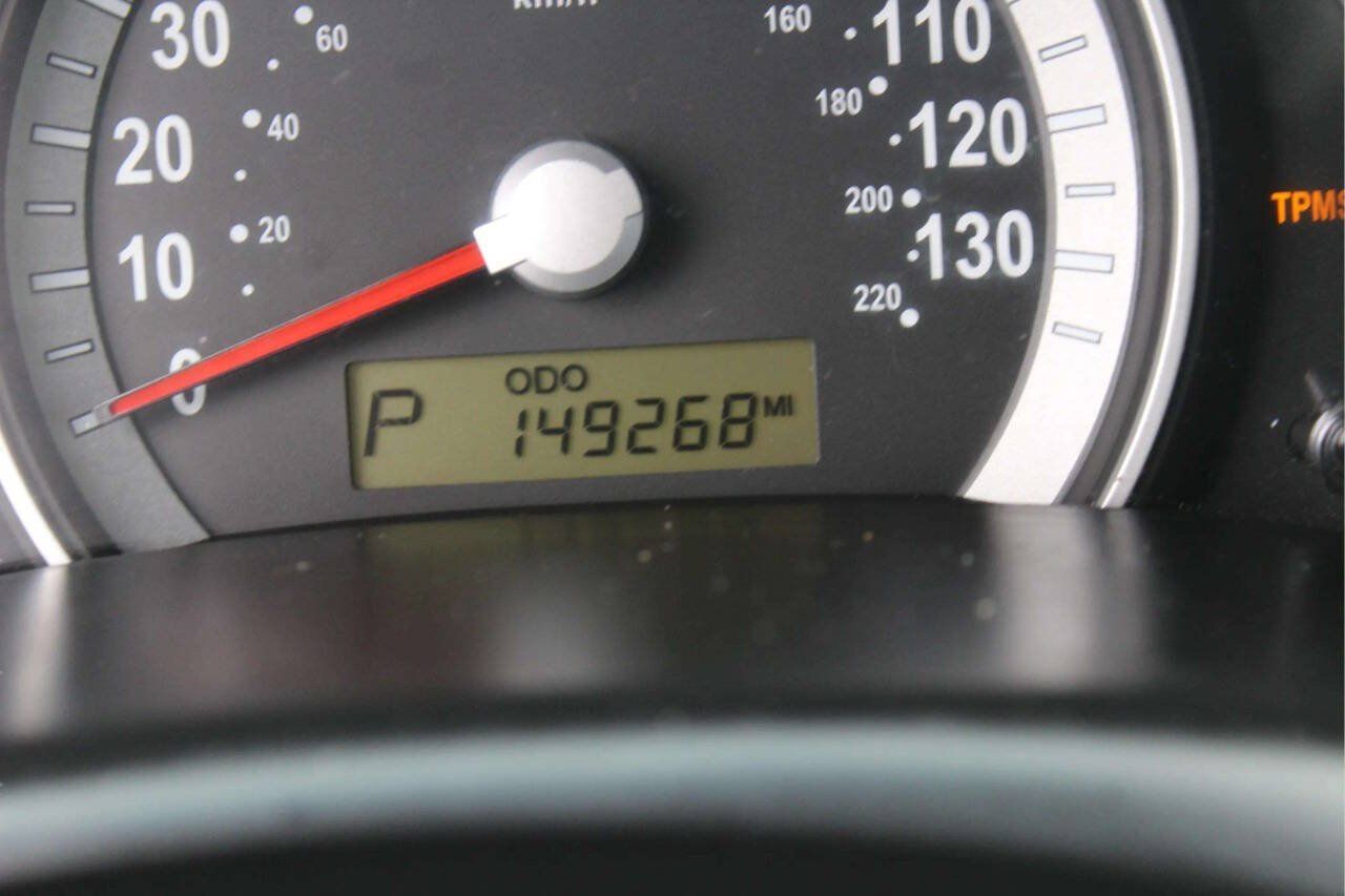 Used 2008 Hyundai Entourage GLS FWD image 9