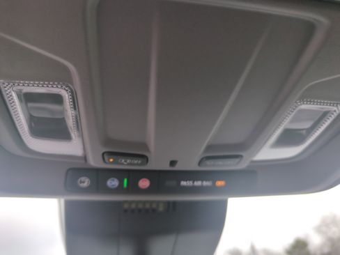 Used 2022 Chevrolet Silverado 1500 LT image 21