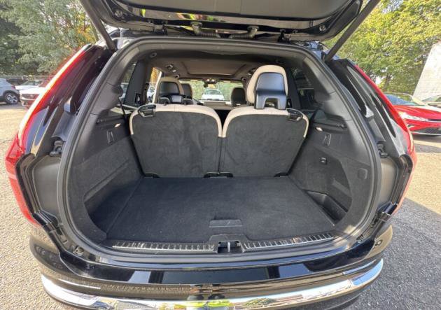 Certified 2025 Volvo XC90 B5 Core AWD/4WD image 9