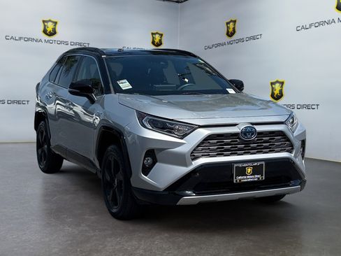 Used 2020 Toyota RAV4 XSE image 4