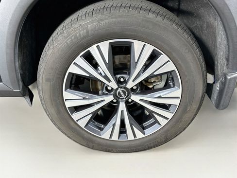 Used 2023 Nissan Rogue SV AWD/4WD image 11